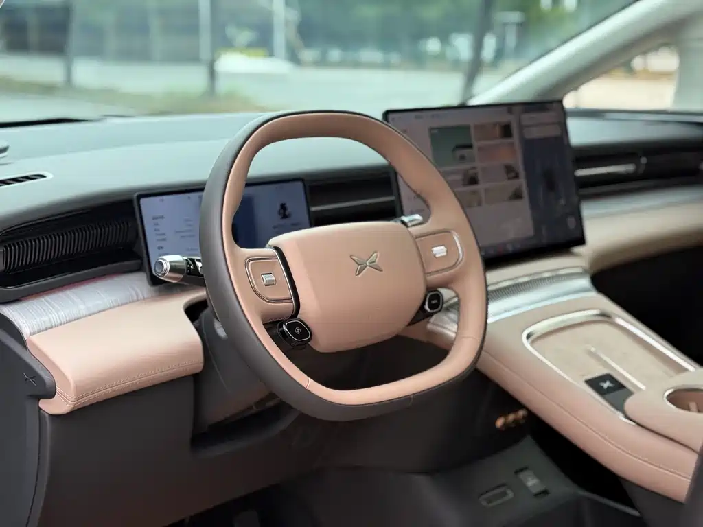 XPeng X9 — миниатюра 10