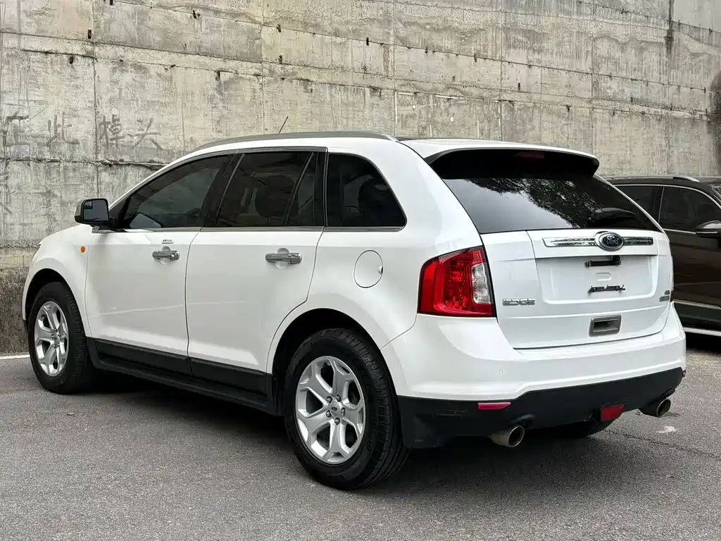 Ford Edge (Import) — миниатюра 4