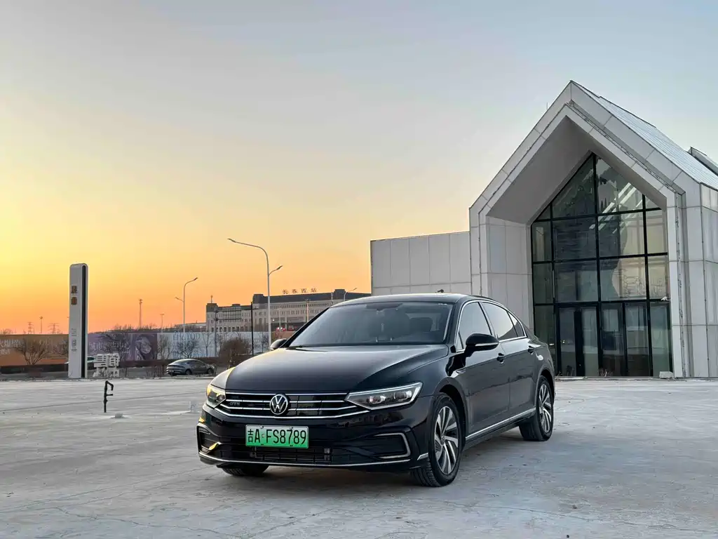 VOLKSWAGEN MAGOTAN GTE PLUG IN HYBRID