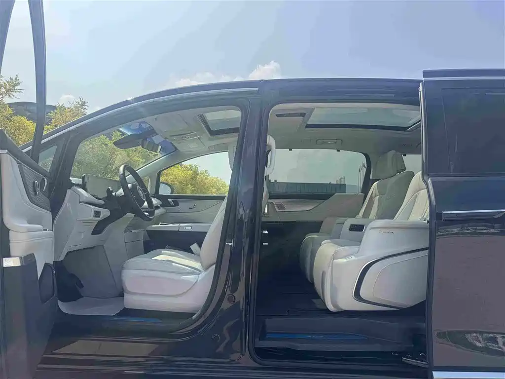 Buick GL8 Hybrid — миниатюра 9