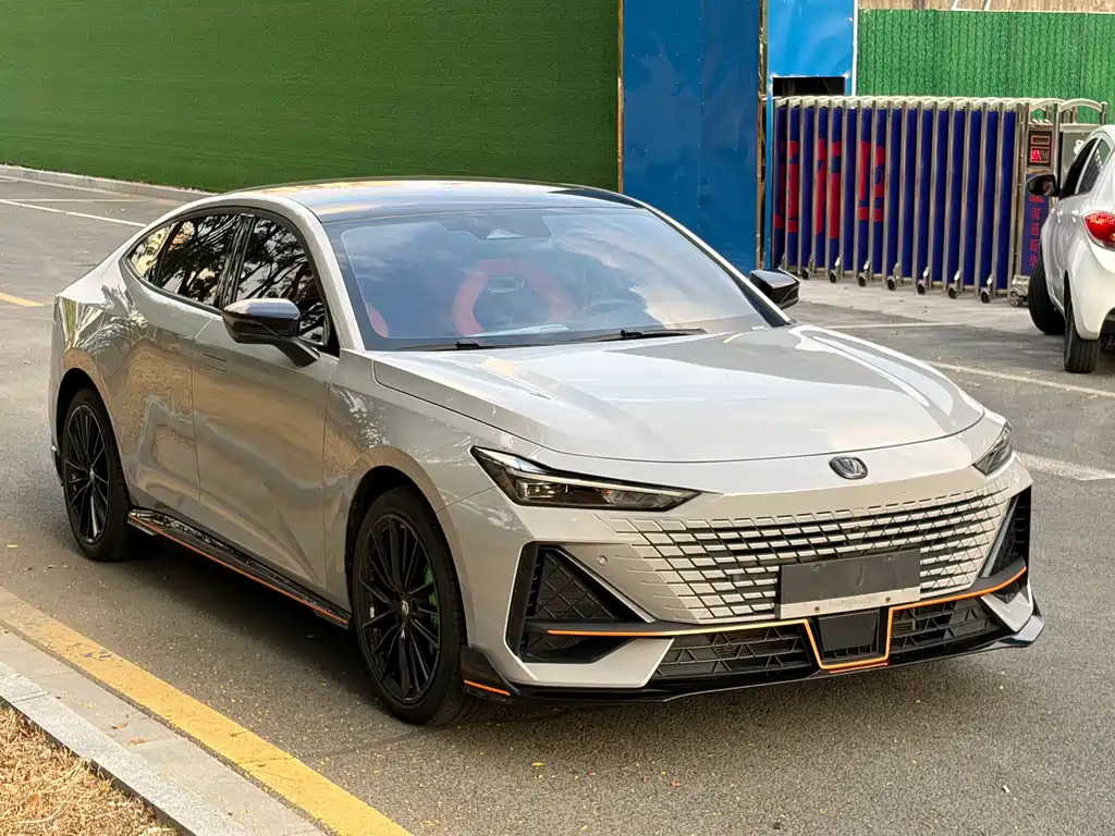 Changan UNI-V — миниатюра 3
