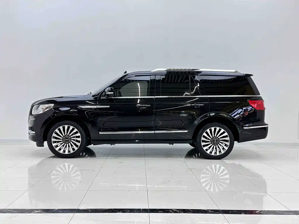 Lincoln Navigator — миниатюра 5