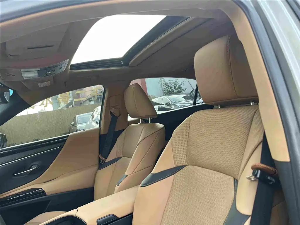 Lexus ES — миниатюра 19
