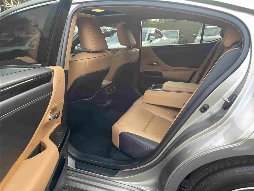 Lexus ES — миниатюра 20