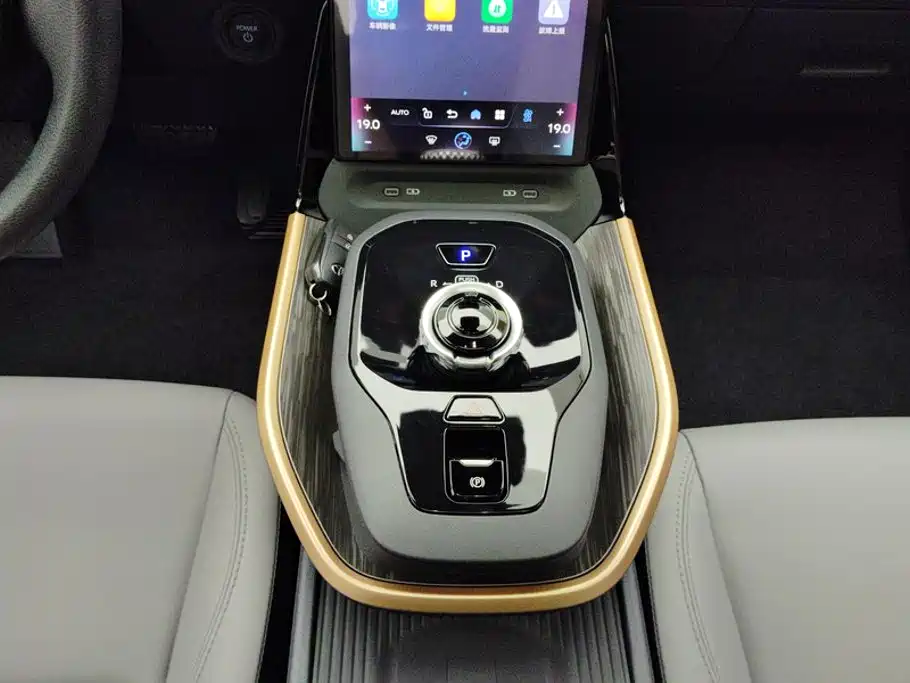 Toyota bZ3 — миниатюра 16