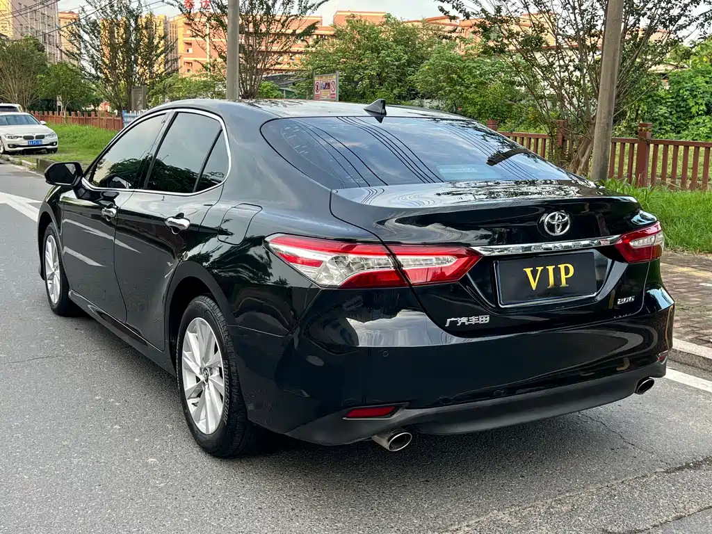 Toyota Camry — миниатюра 9