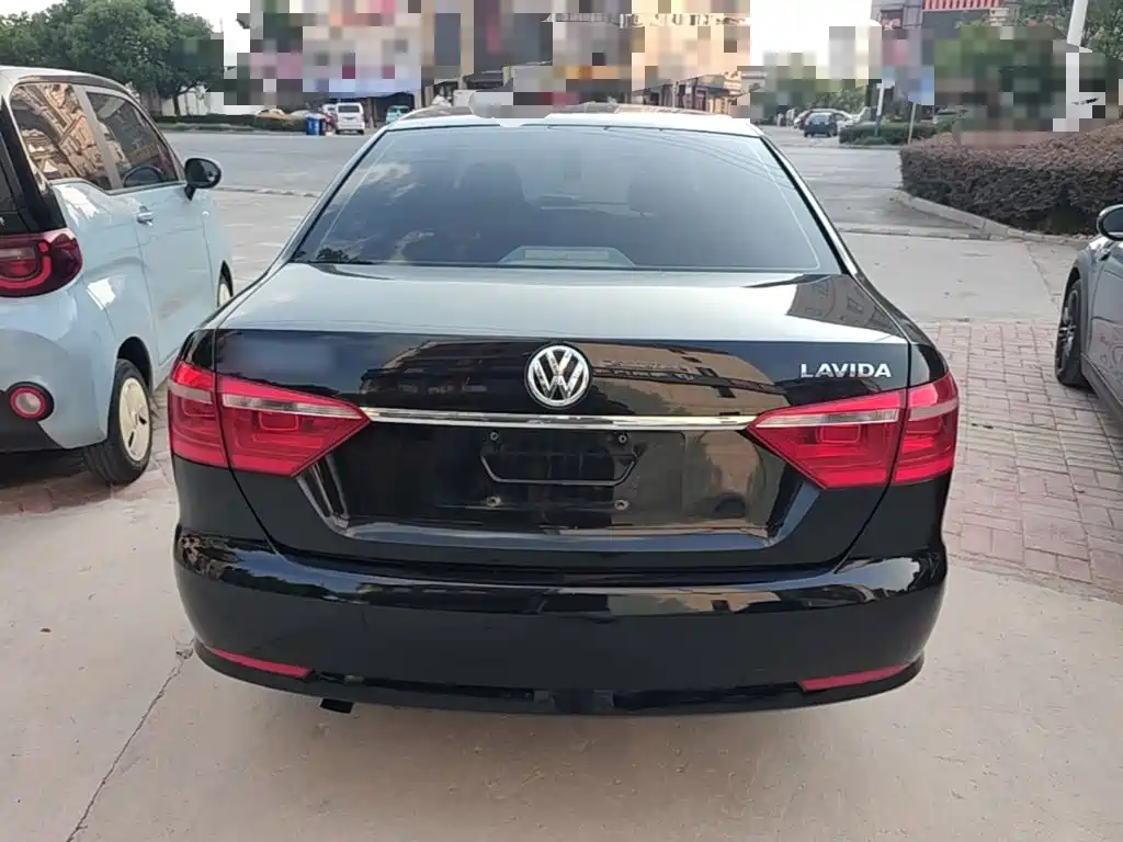 Volkswagen Lavida — миниатюра 6