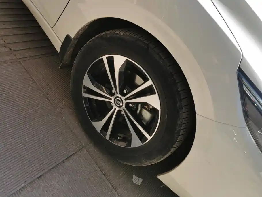Nissan Sylphy — миниатюра 6