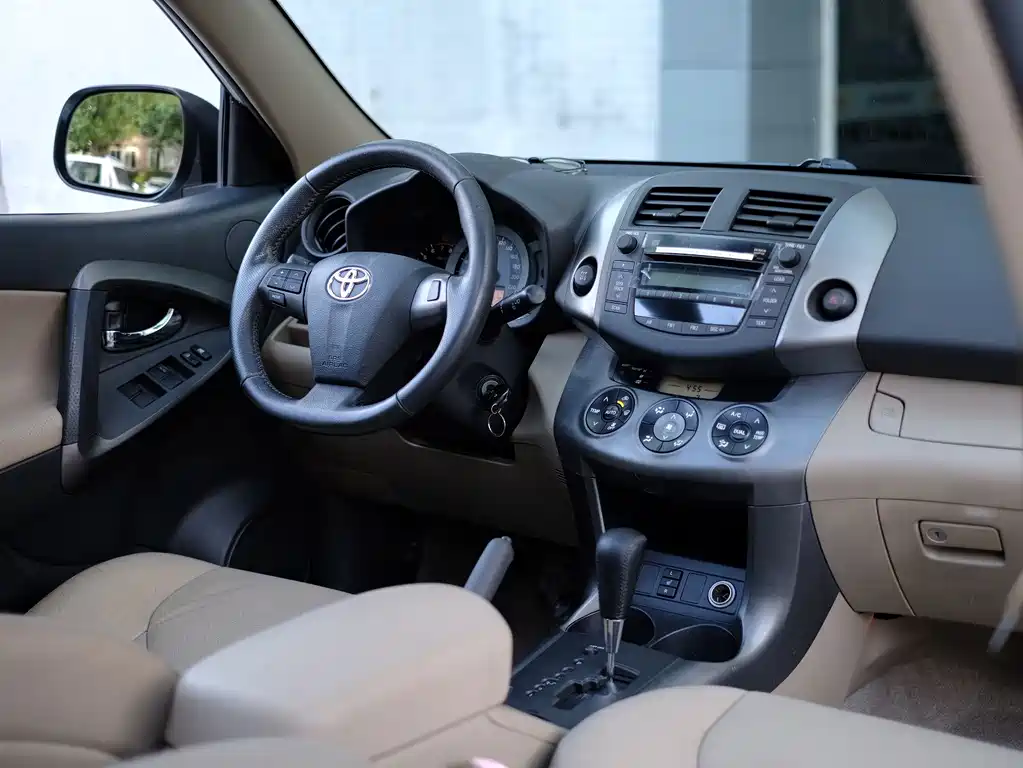 Toyota RAV4 — миниатюра 48
