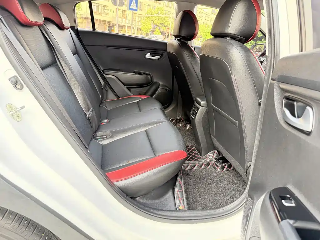 Kia KX Cross — миниатюра 8