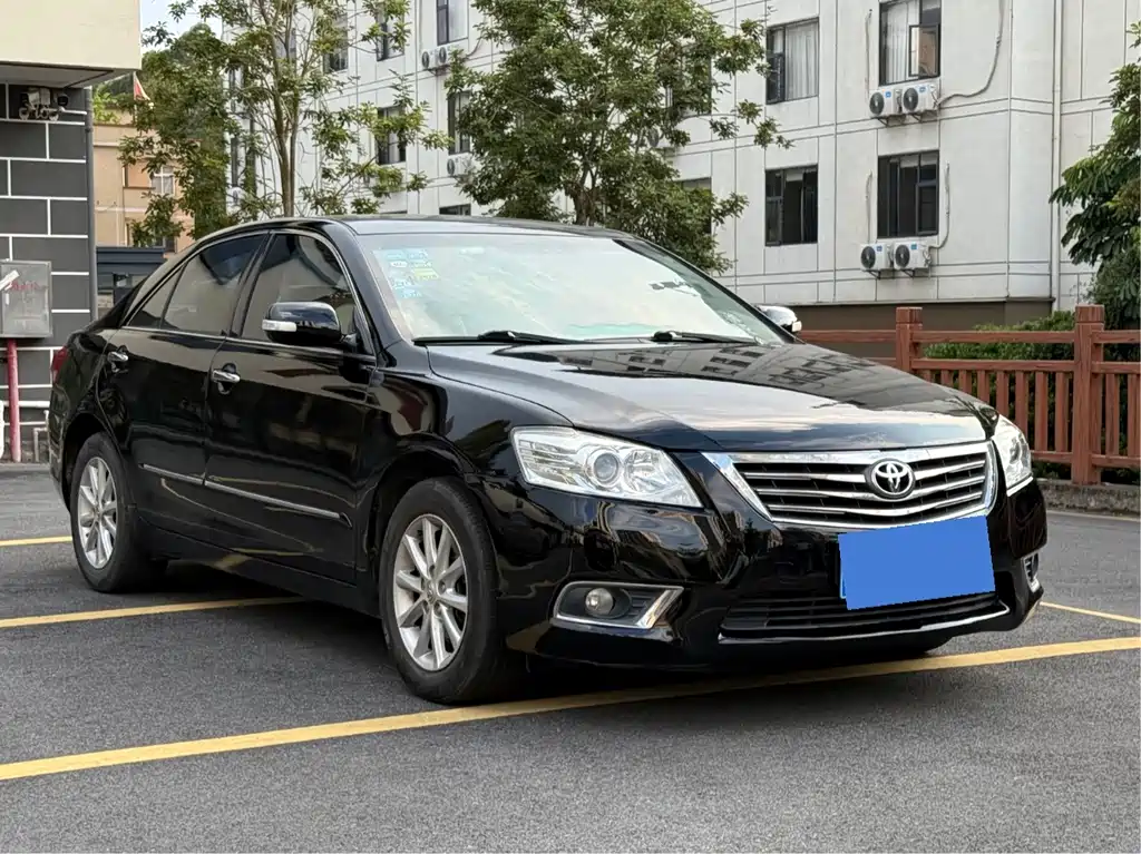 Toyota Camry — миниатюра 3