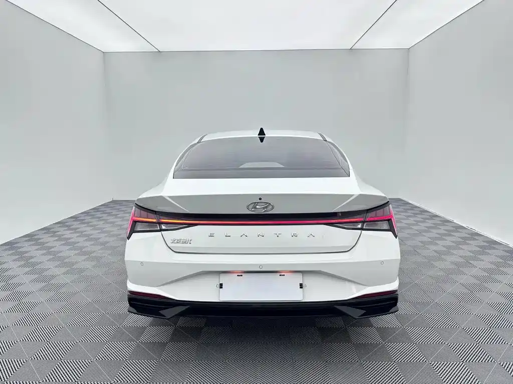 Hyundai Elantra — миниатюра 5