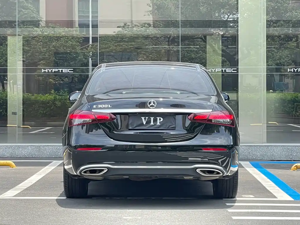 Mercedes-Benz E-Class — миниатюра 9