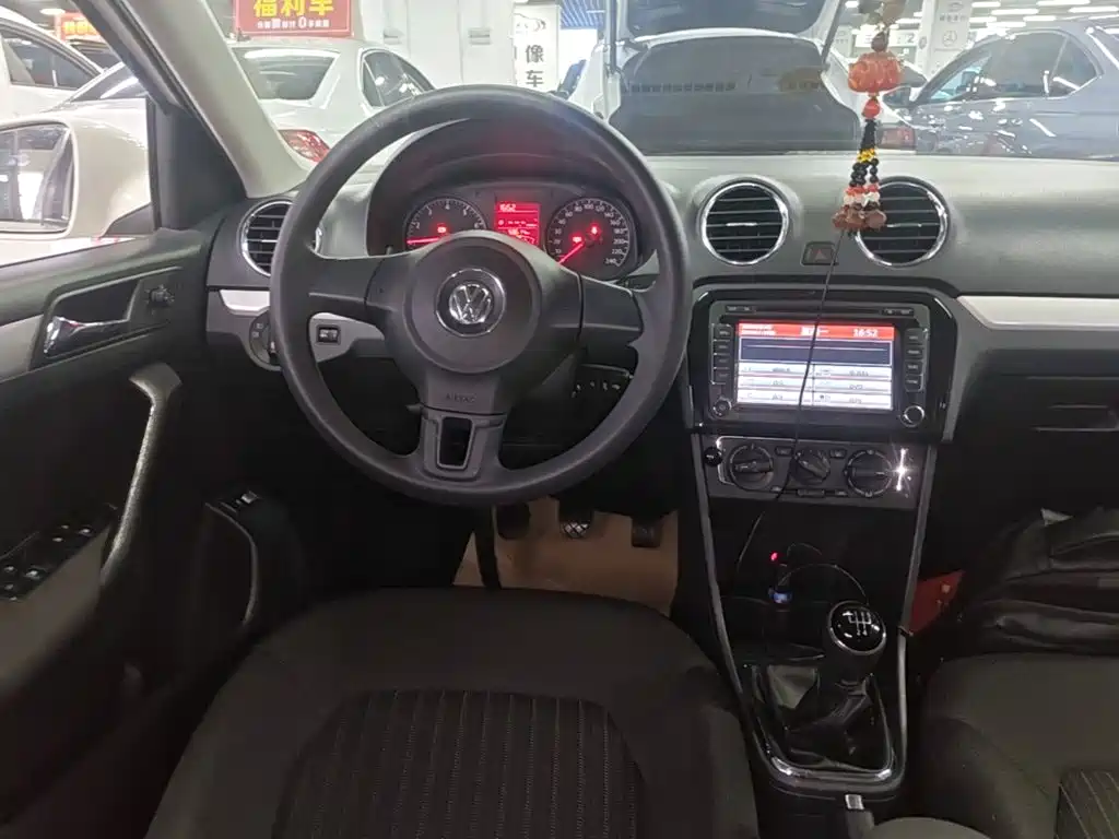 Volkswagen Jetta — миниатюра 13