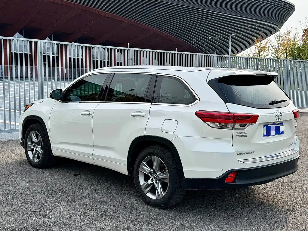 Toyota Highlander — миниатюра 5