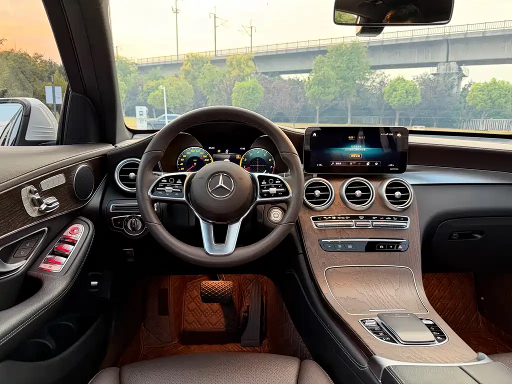 Mercedes-Benz GLC — миниатюра 8