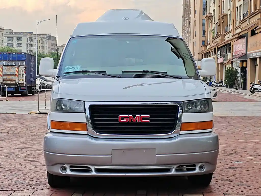 GMC Savana — миниатюра 2