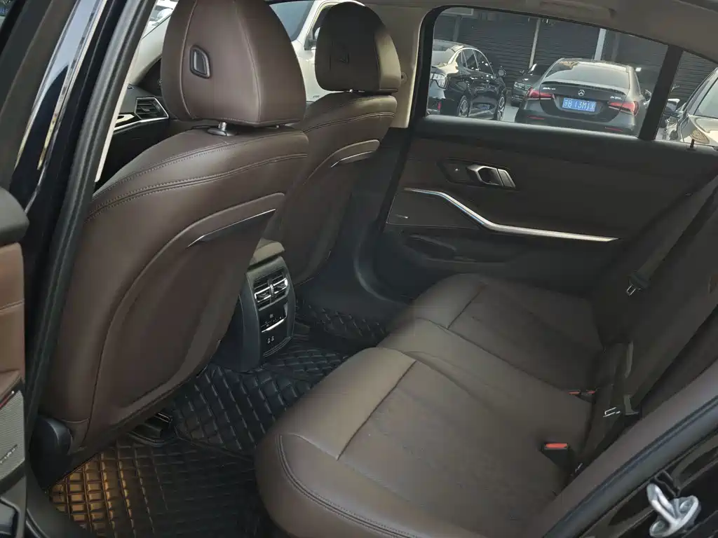 BMW 3 Series — миниатюра 12