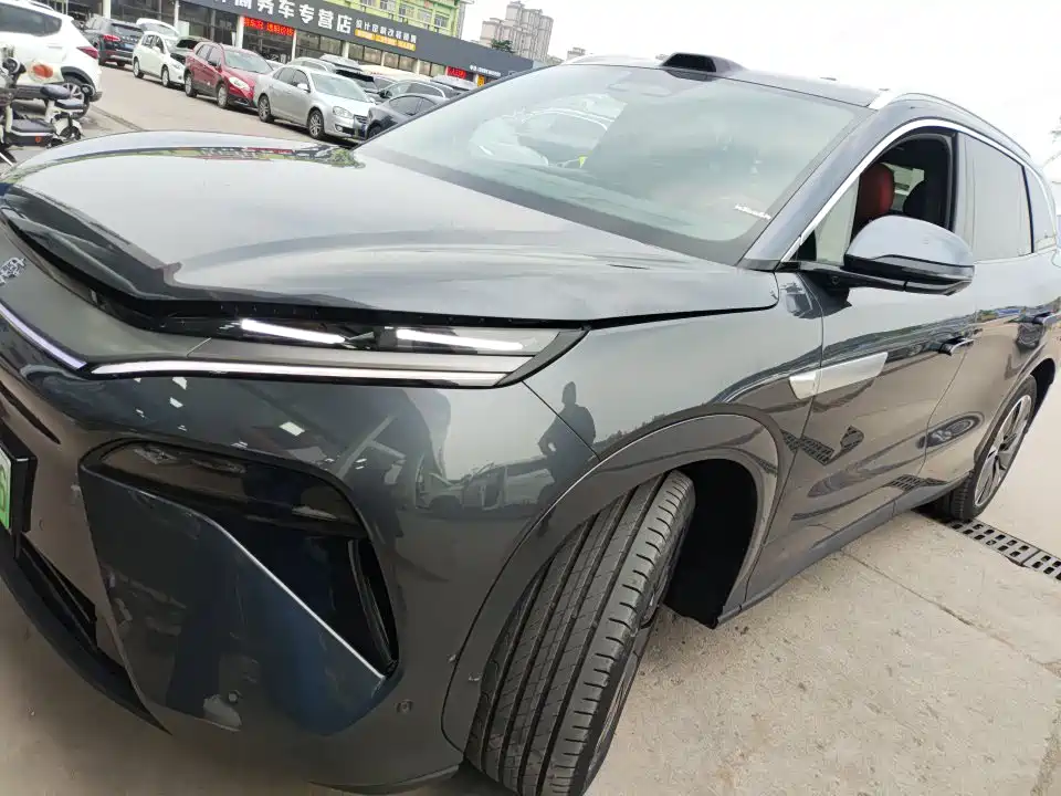 2025 BYD Tang - zdjęcie 1 z 9