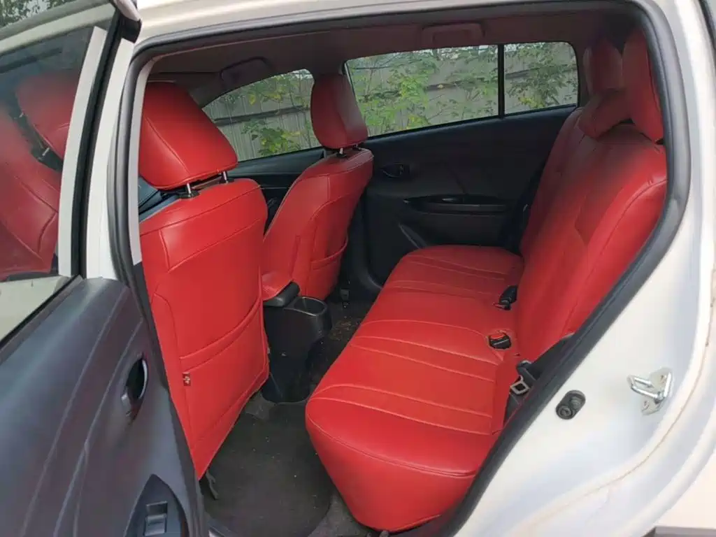 Toyota Yaris L — миниатюра 17