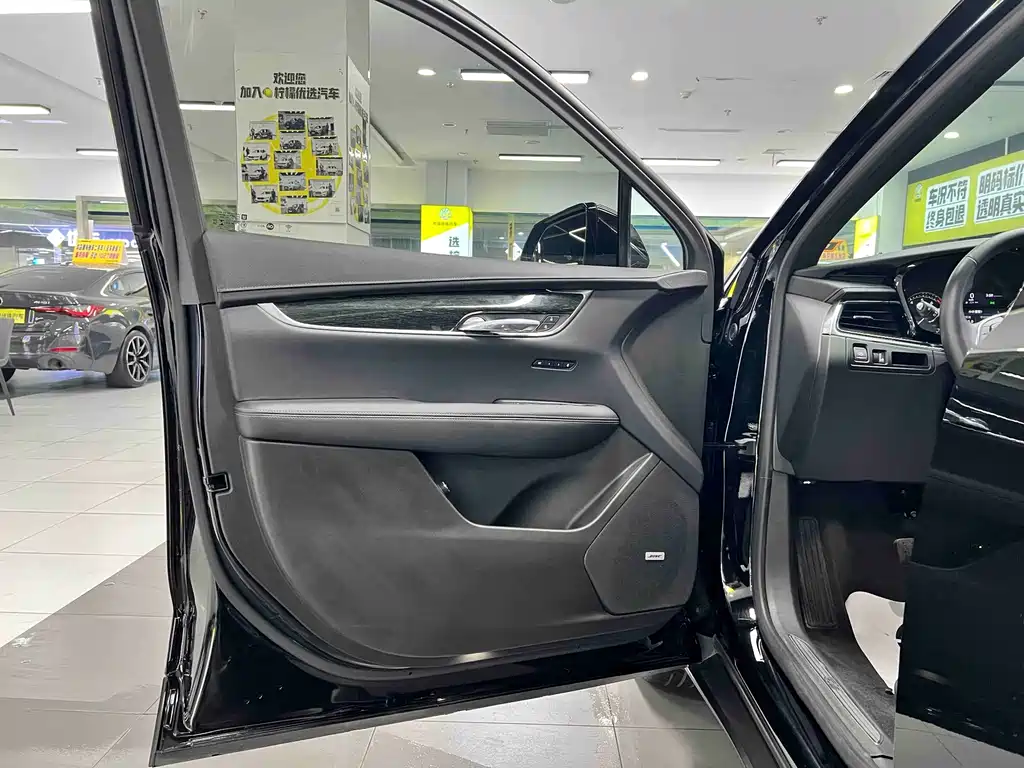 Cadillac XT5 — миниатюра 11