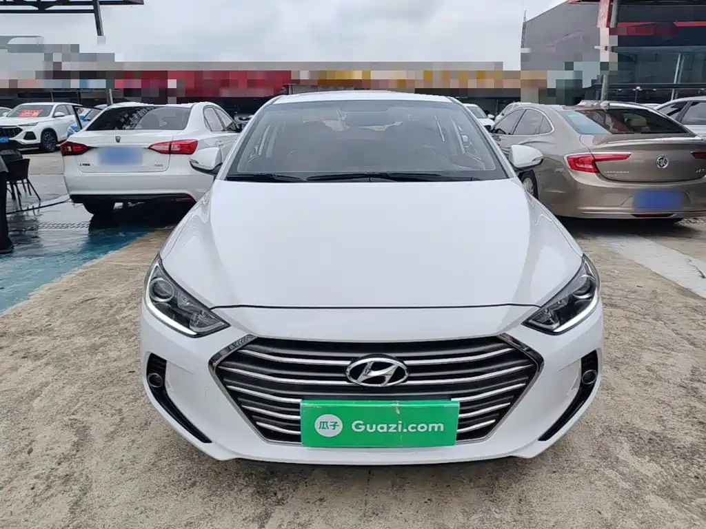 Hyundai Elantra — миниатюра 3