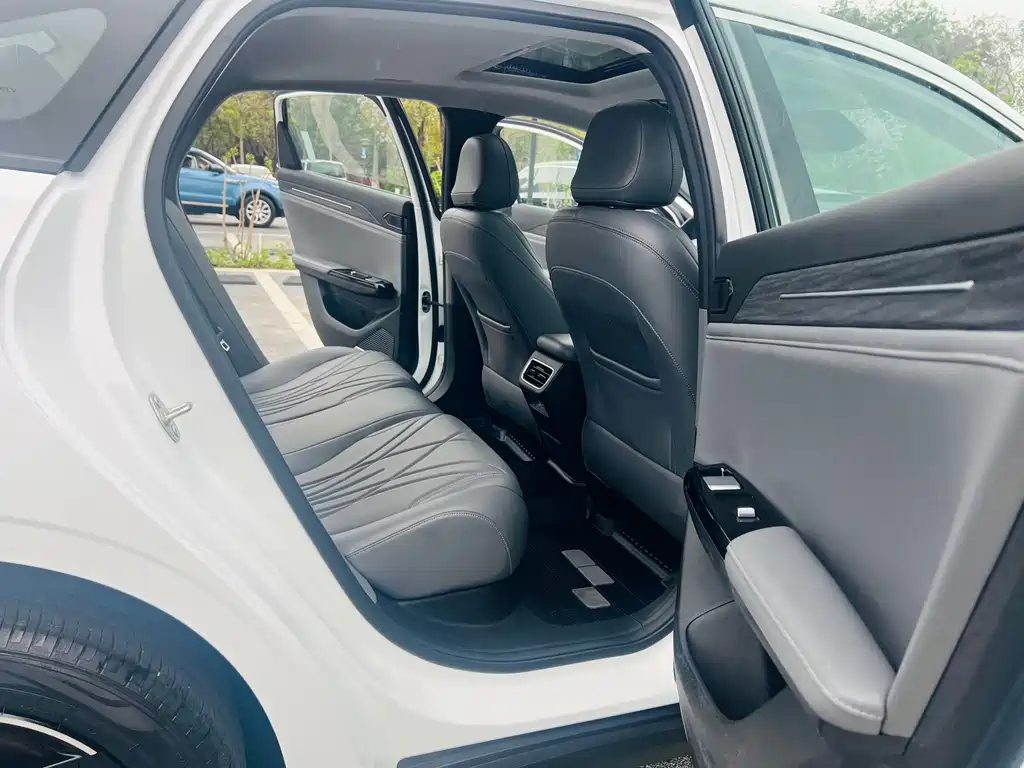 GEELY GALAXY GALAXY L6