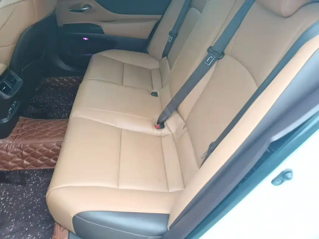 Lexus ES — миниатюра 17