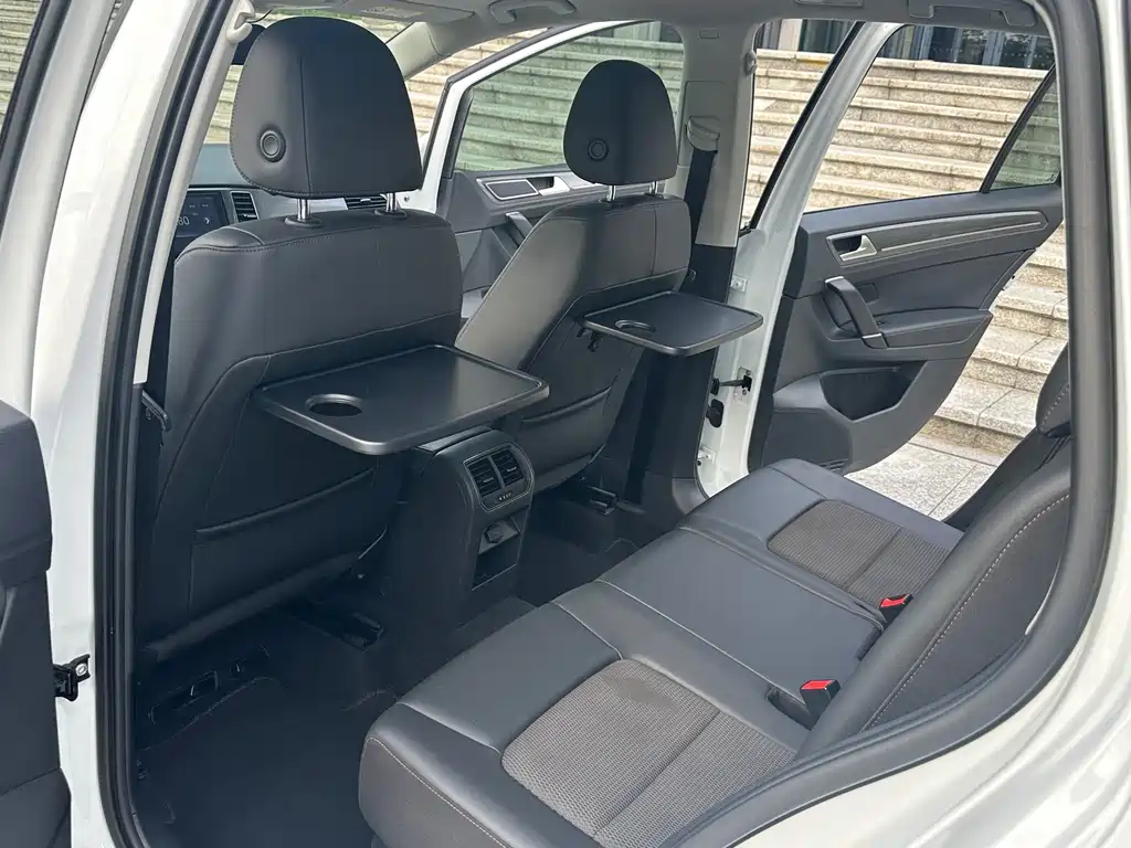 Volkswagen Golf Sportsvan — миниатюра 21