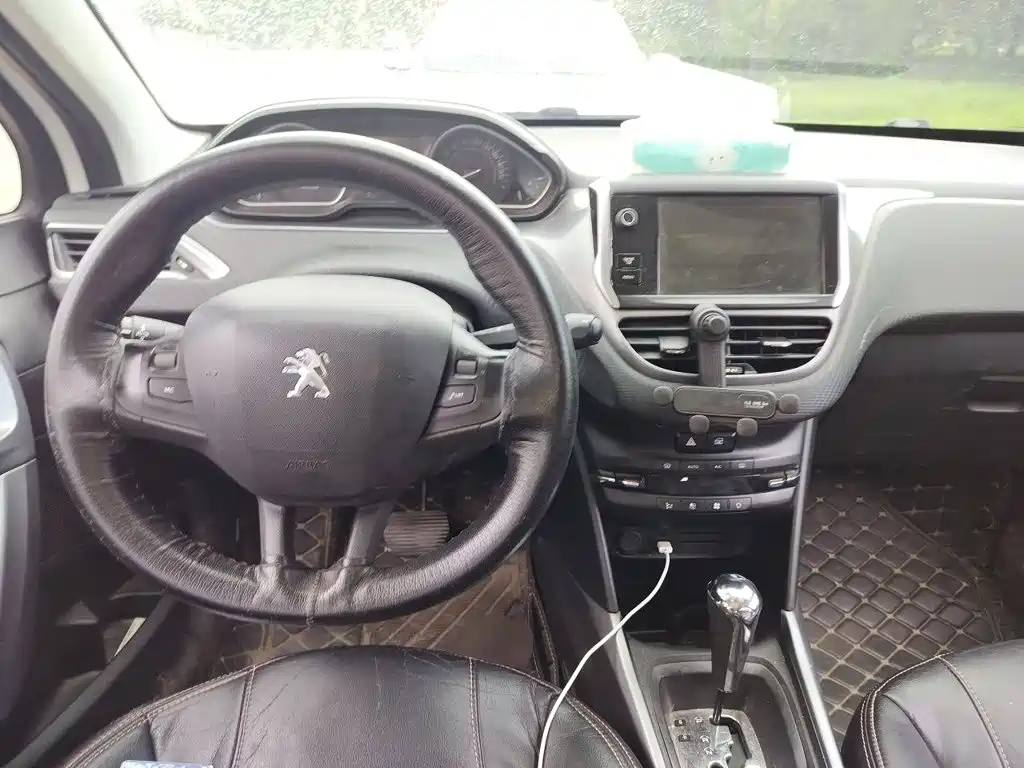 Peugeot 2008 — миниатюра 5