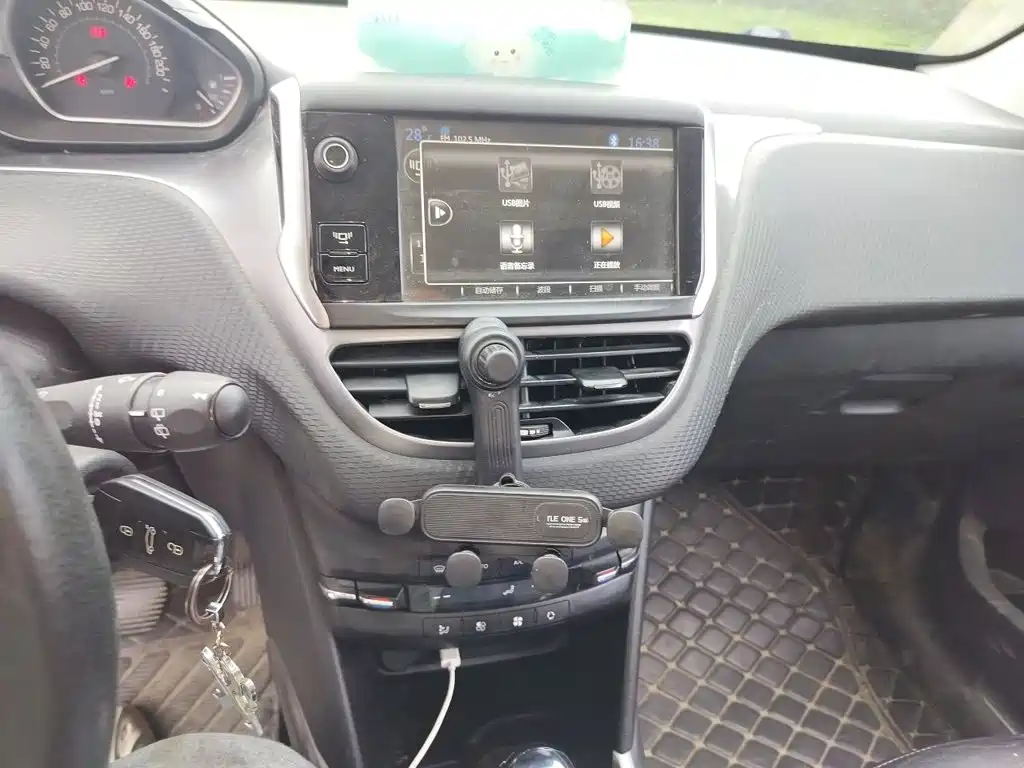 Peugeot 2008 — миниатюра 9