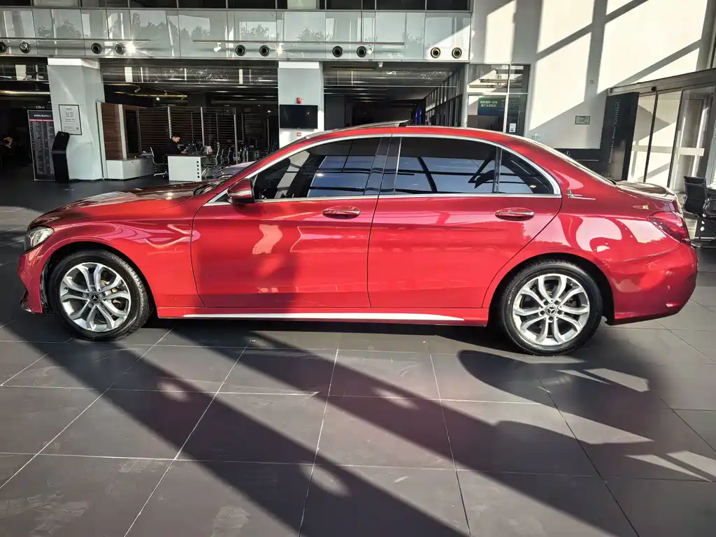 Mercedes-Benz C-Class — миниатюра 10
