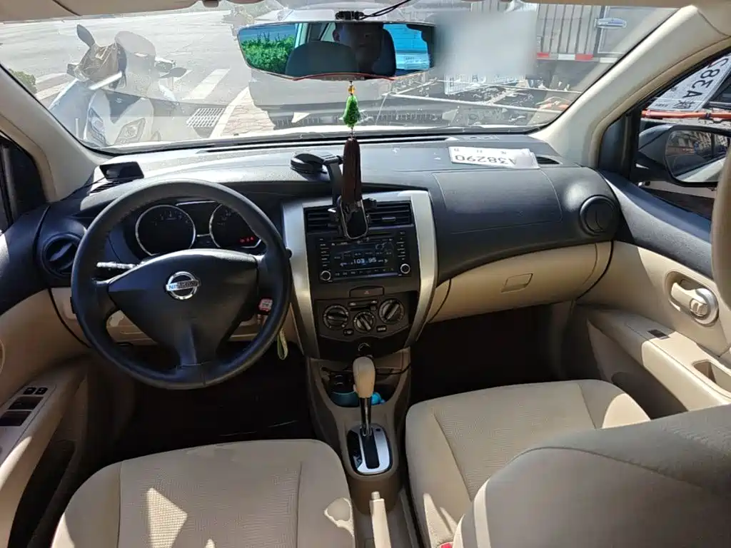 Nissan Livina — миниатюра 10