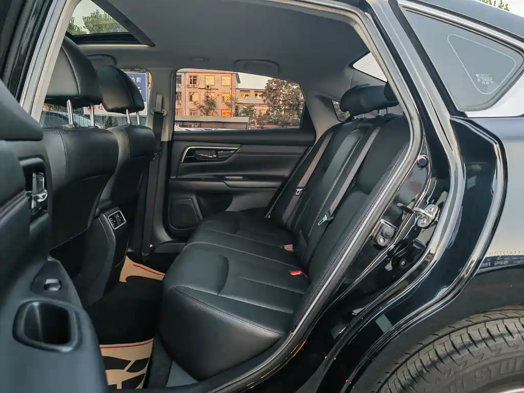 Nissan Teana — миниатюра 11