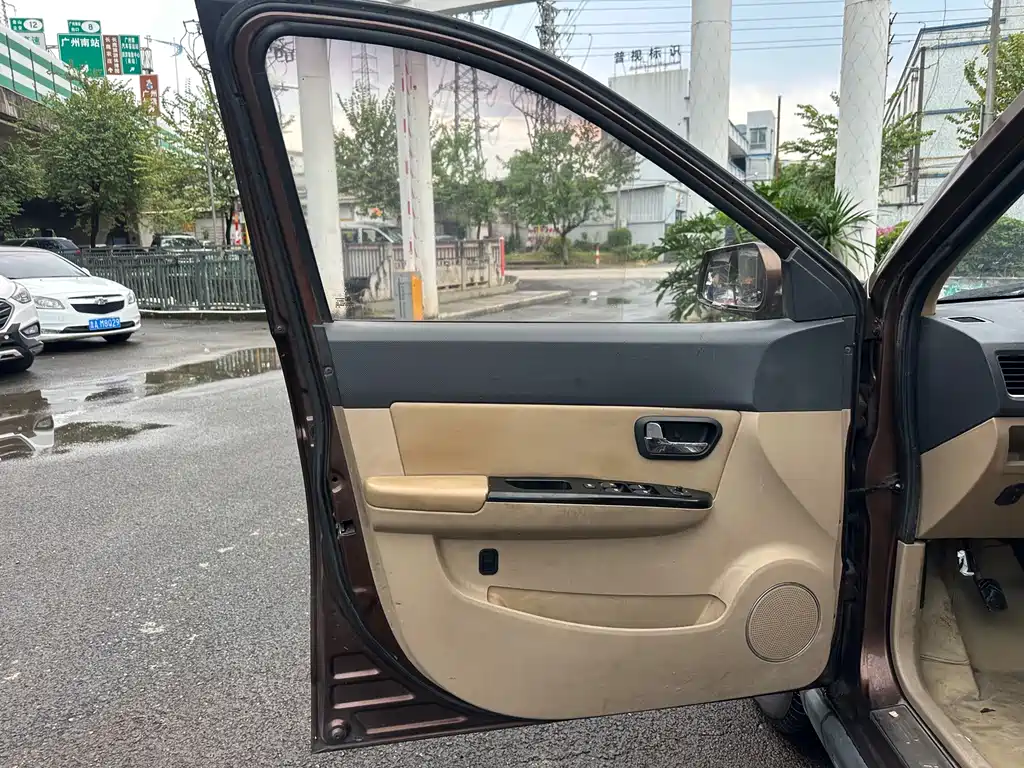 Wuling Hongguang — миниатюра 9
