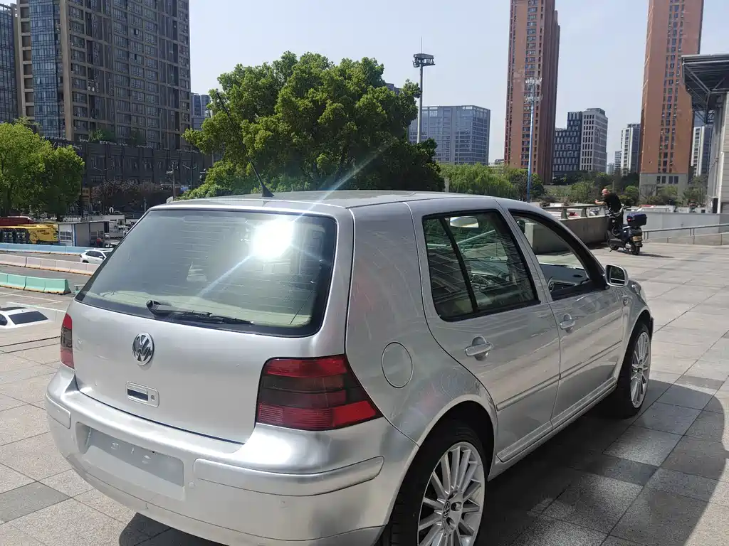 Volkswagen Golf 06 1.6 AT Fashion