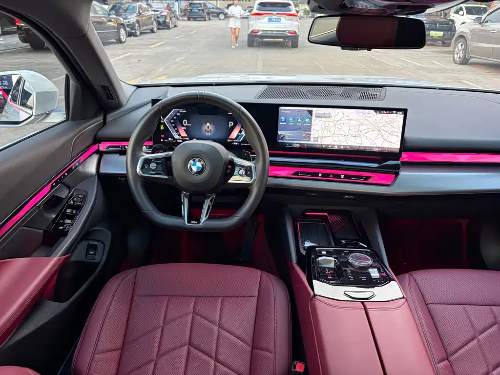 BMW 5 Series — миниатюра 7
