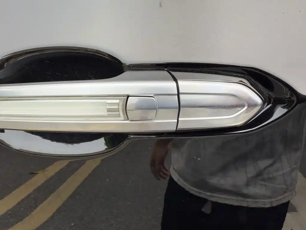 Cadillac XT6 — миниатюра 11