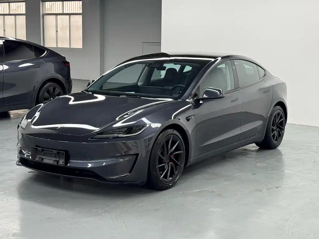 Tesla Model 3 2024