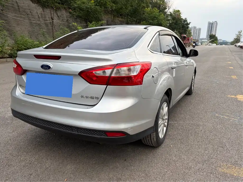Ford Focus — миниатюра 10