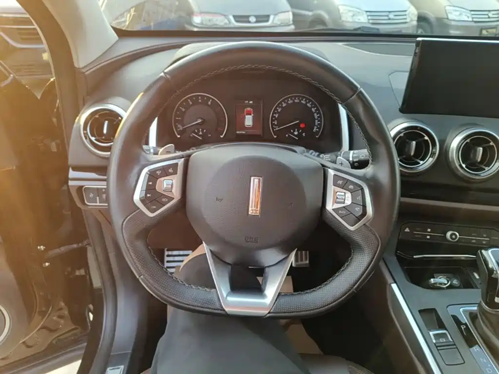 Wey Wey VV5 — миниатюра 11