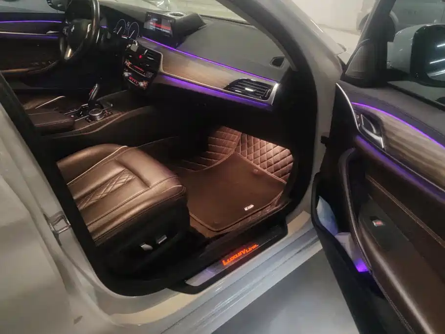 BMW 5 Series — миниатюра 8