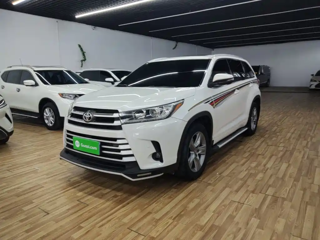 Toyota Highlander 2015 2.0T Luxury 7 мест