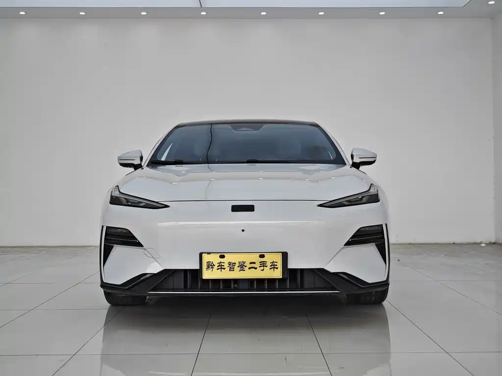 GEELY GALAXY GALAXY E8