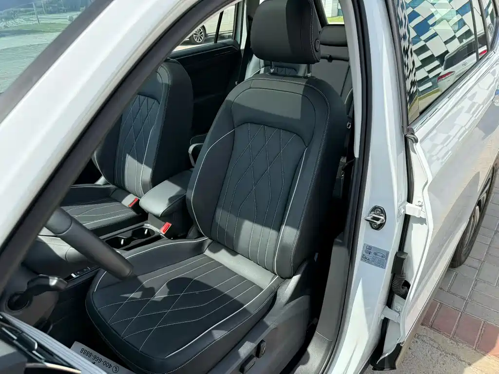 Volkswagen Tiguan L — миниатюра 15
