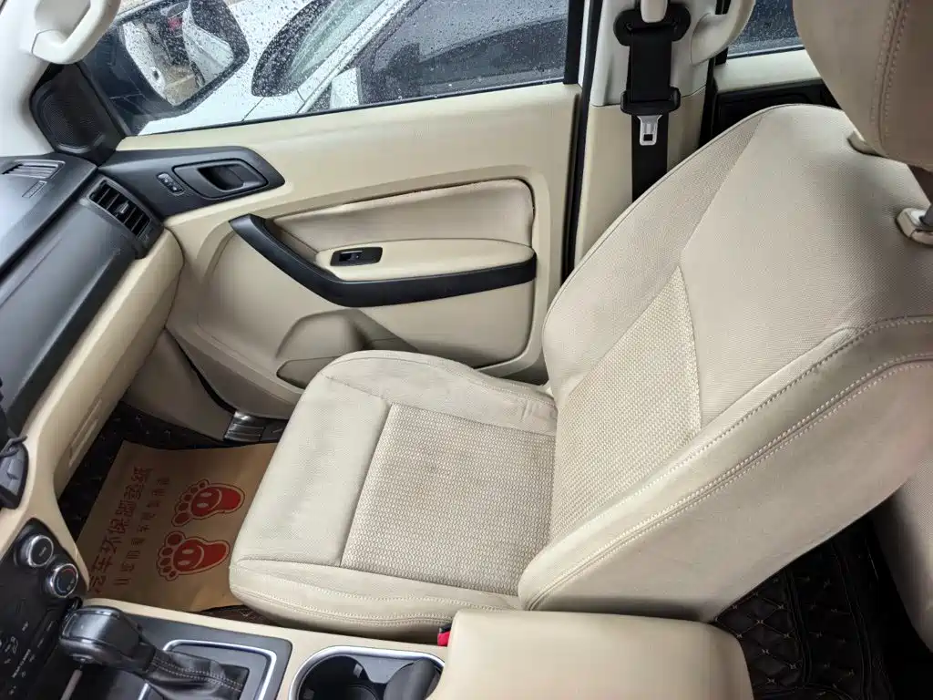 Ford Everest — миниатюра 12