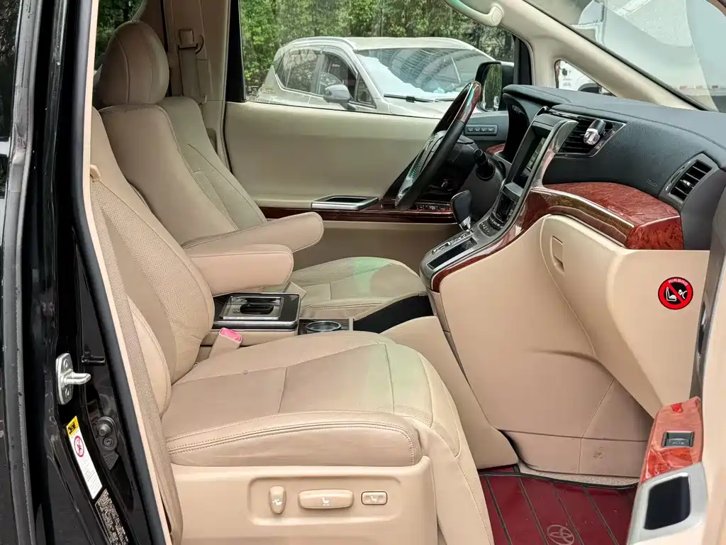 Toyota Alphard 2011 3.5L Luxury