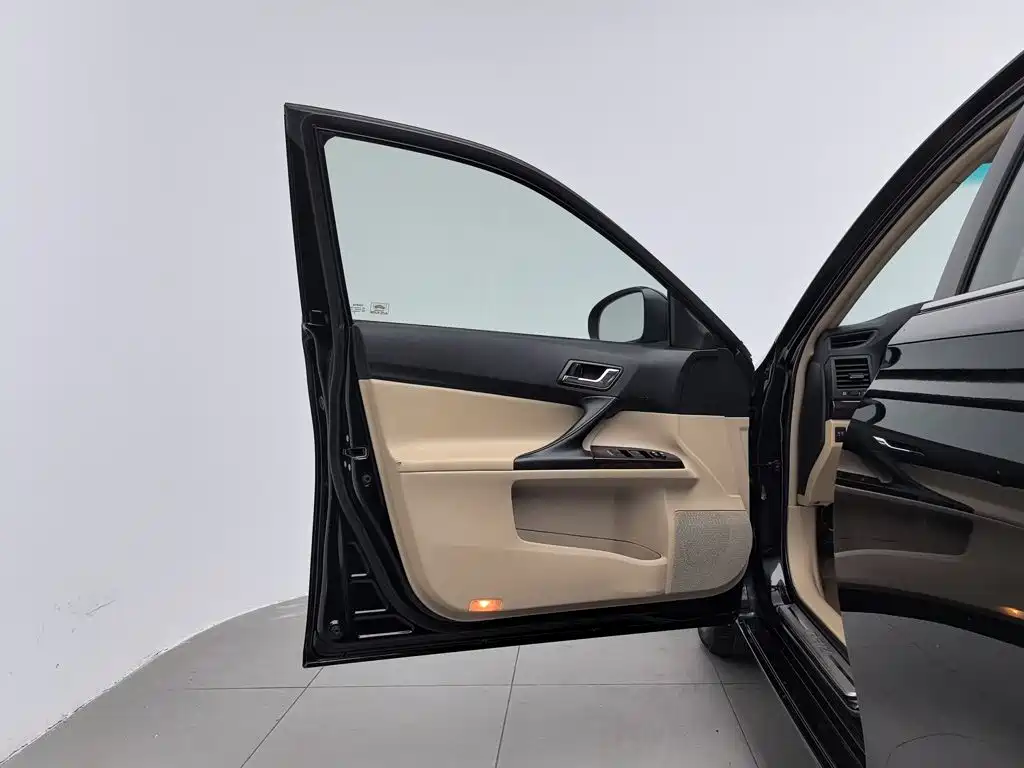 Toyota Reiz — миниатюра 8