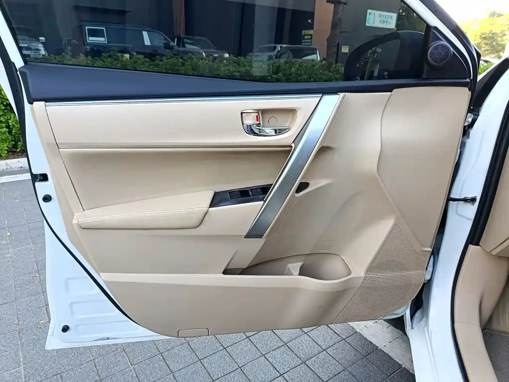 Toyota Corolla — миниатюра 10
