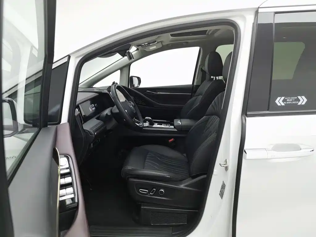 GAC Motor Trumpchi M8 — миниатюра 10